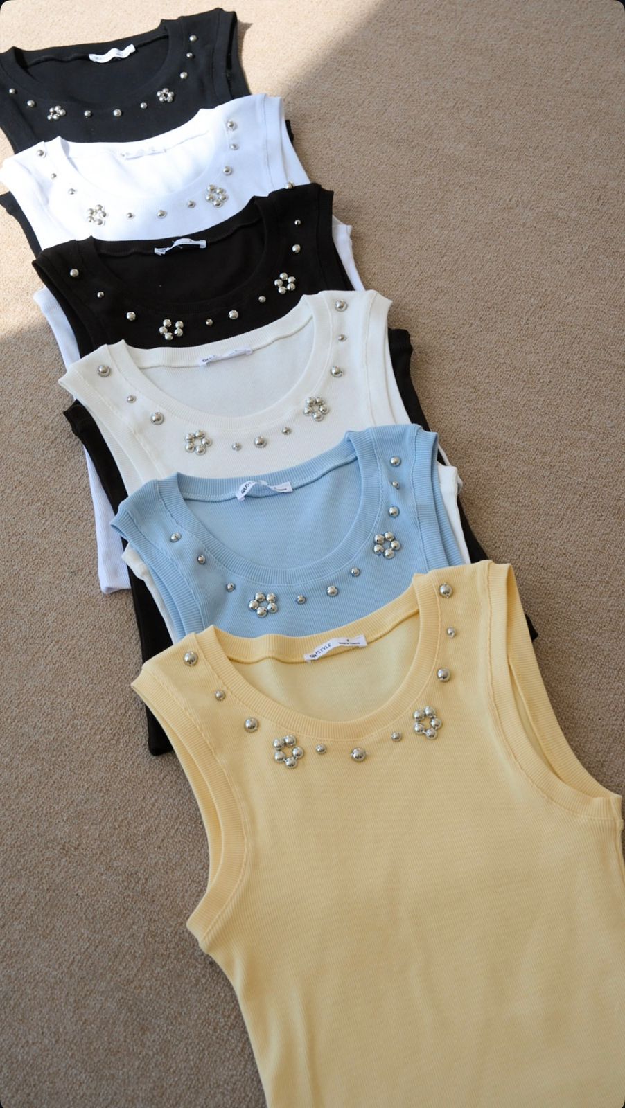 Sleeveless Beaded Flower Knit Tank Top